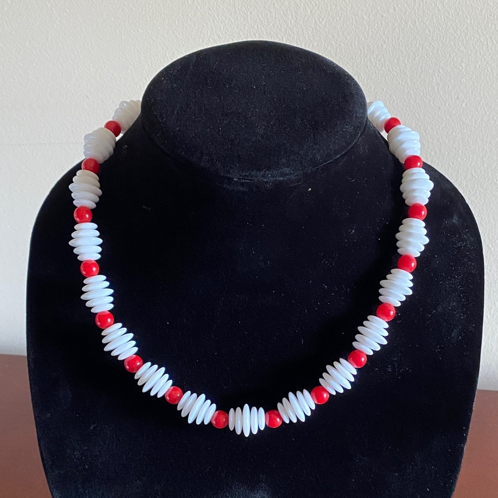 Vintage 1980’s Red and White Beaded Necklace